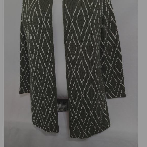 Escio Sweaters - Escio long cardigan Sz LGreen /white New Bust  40"  Length 30" Diamond knit